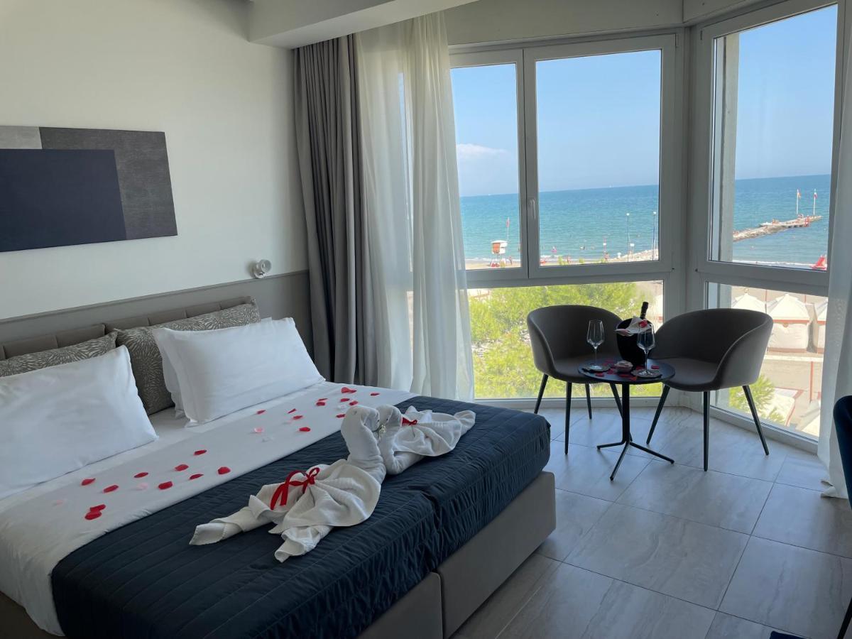 Hotel Petit Palais 4*