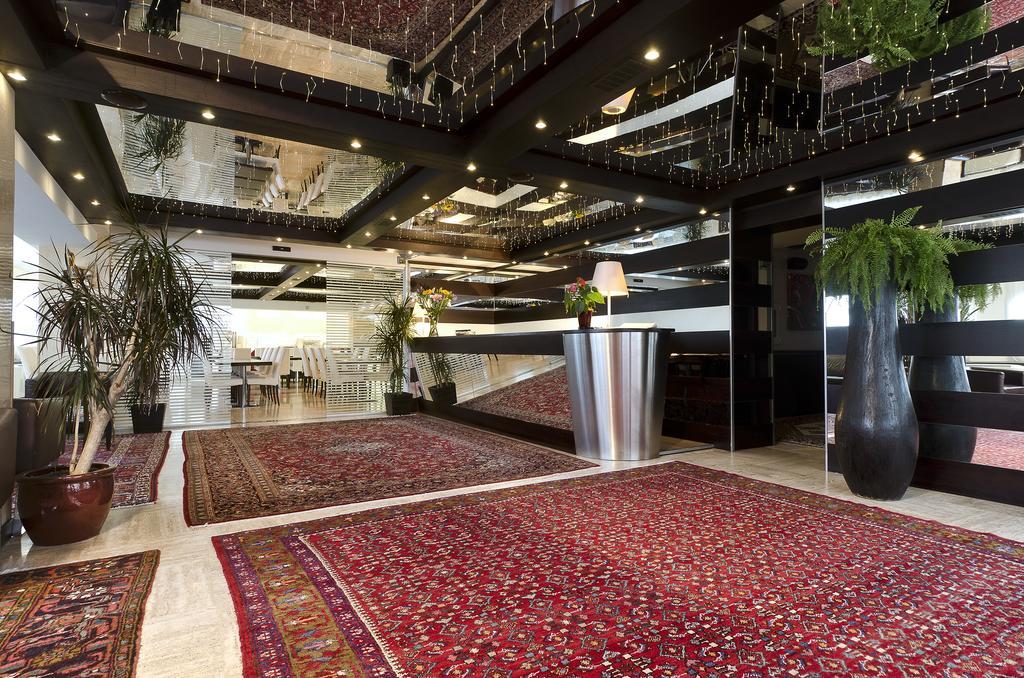 Hotel Petit Palais 4*
